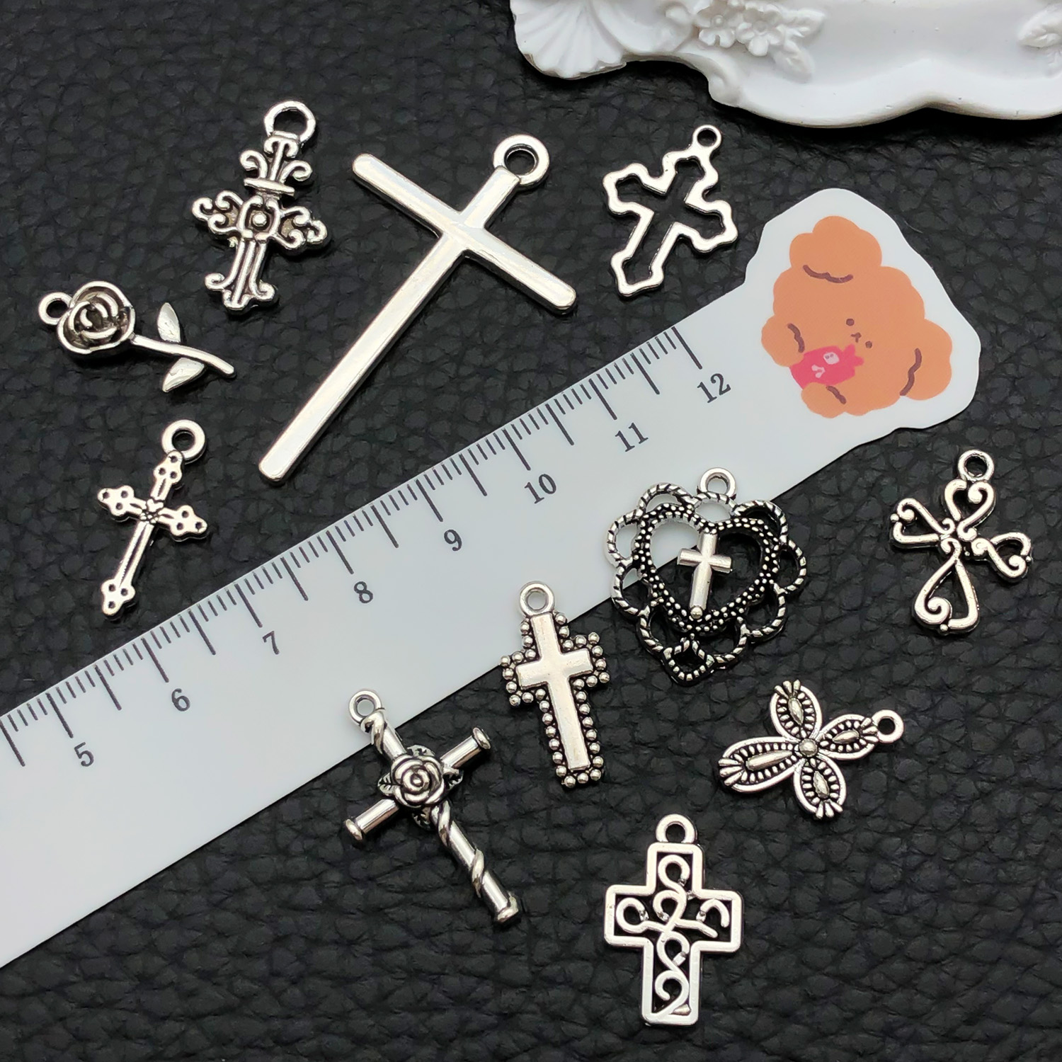 52pcs Assorted Cross Pendants  - مراجعة Jewelry Making Degree وسعره