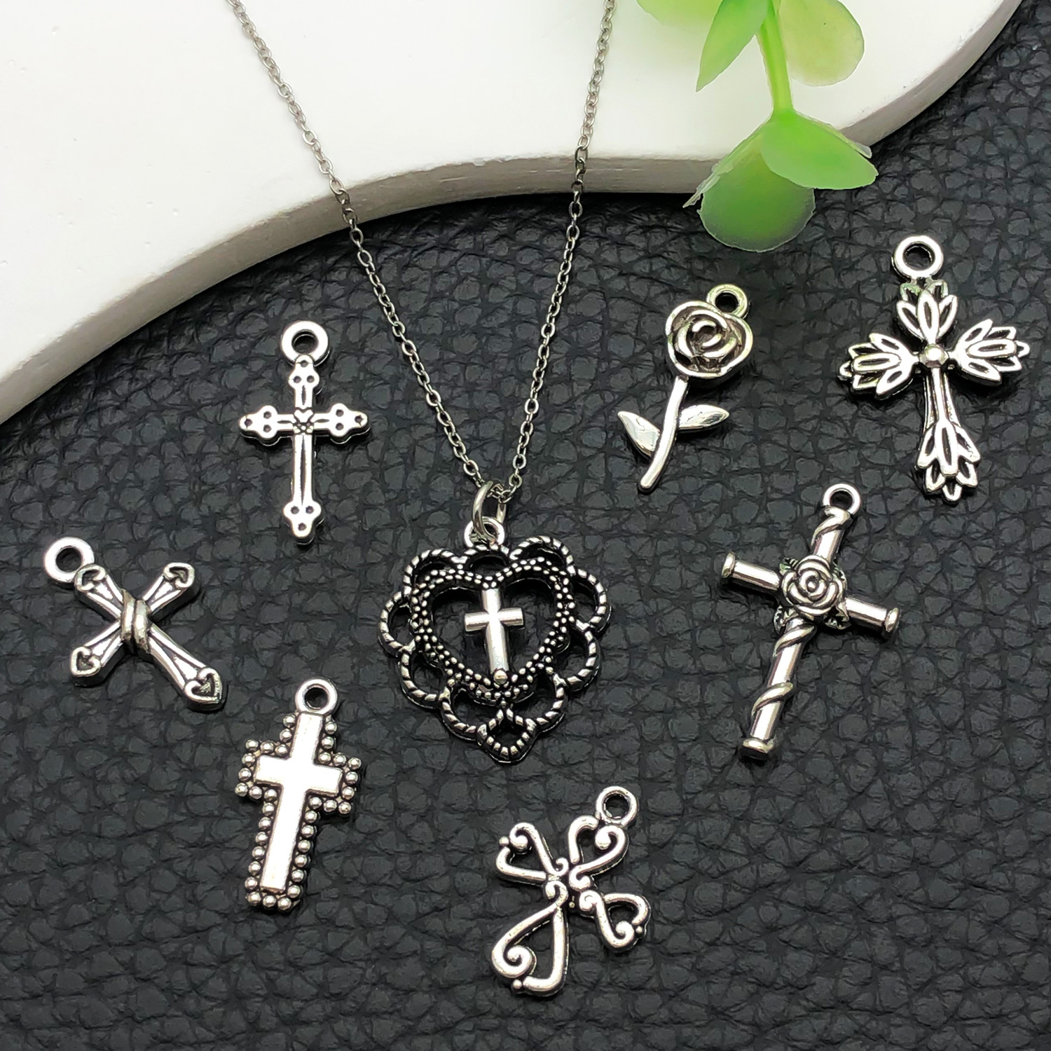 52pcs Assorted Cross Pendants  - مراجعة Jewelry Making Degree وسعره