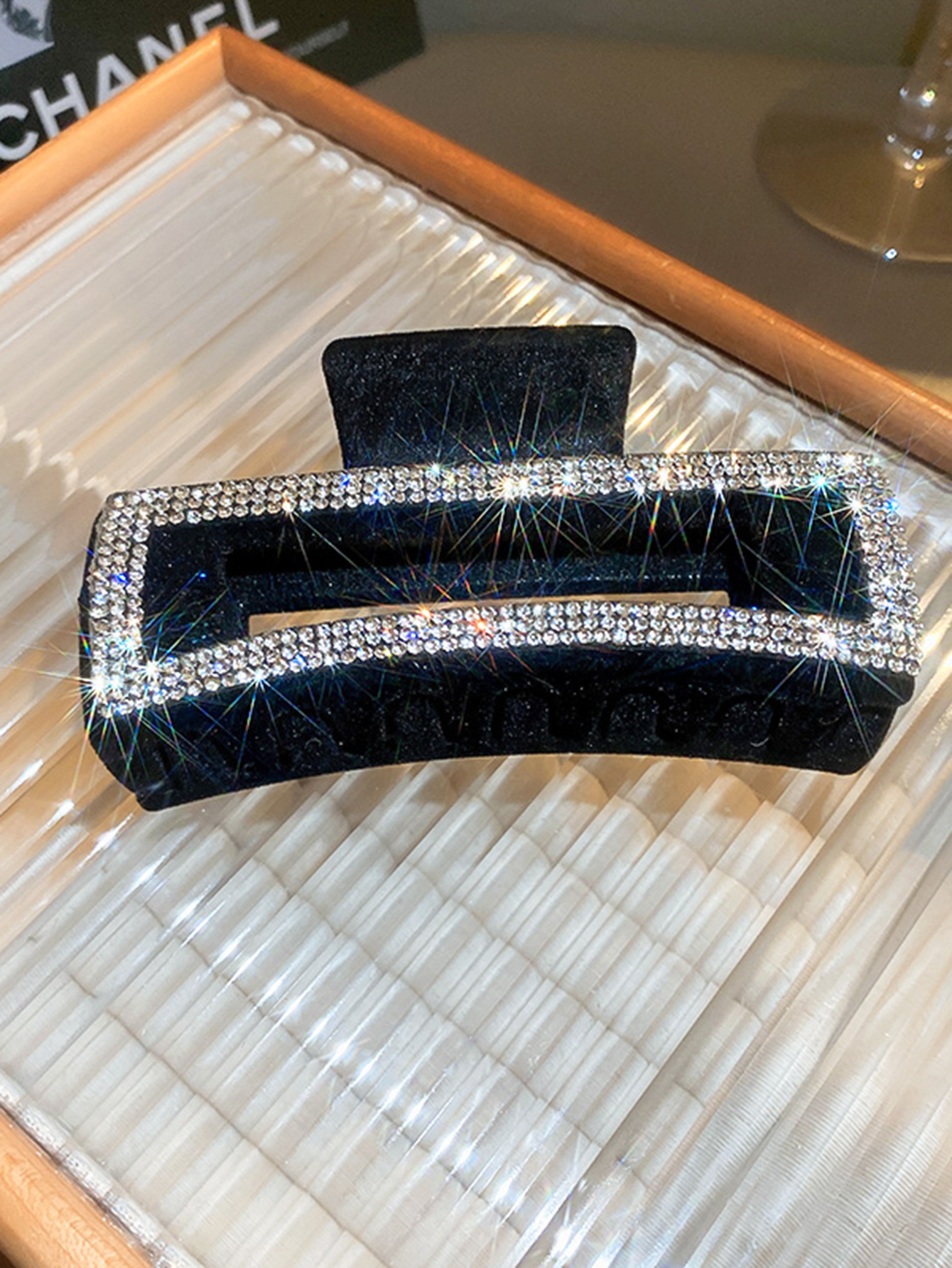 Flocking Rhinestone Blacke Hai - مراجعة Jewelry Making Adults وسعره
